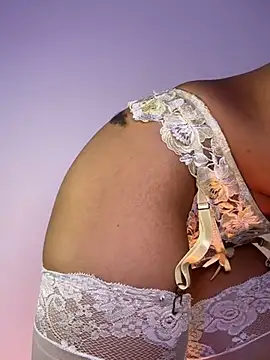 Snapshot of varenkaivanova_22 chatting on March 10, 2025, 10:59 am varenkaivanova 22 online show from March 10, 2025, 10:59 am