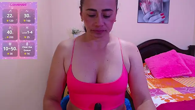 sara florez1 online show from October 14, 2025, 11:11 am