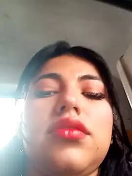 Naomy veracruz  online show from November 11, 2025, 12:49 pm