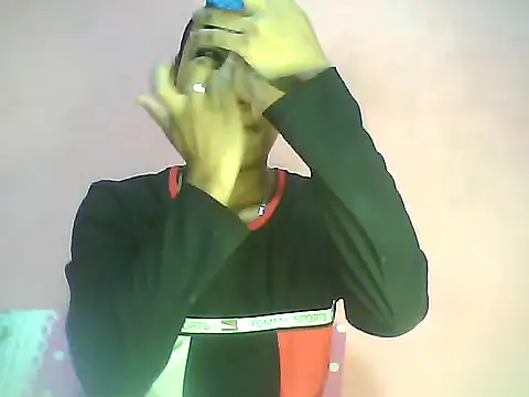 Snapshot of Fariana01 chatting on December 13, 2024, 9:20 pm Fariana01 online show from December 13, 2024, 9:20 pm