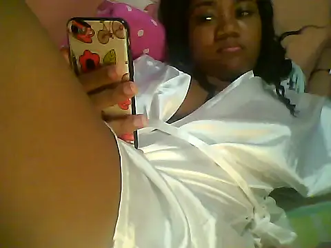 Snapshot of Fariana01 chatting on January 17, 2025, 1:57 am Fariana01 online show from January 17, 2025, 1:57 am