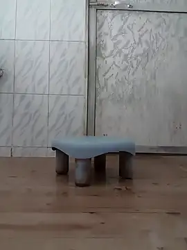 surabhi09 online show from October 31, 2025, 7:53 am