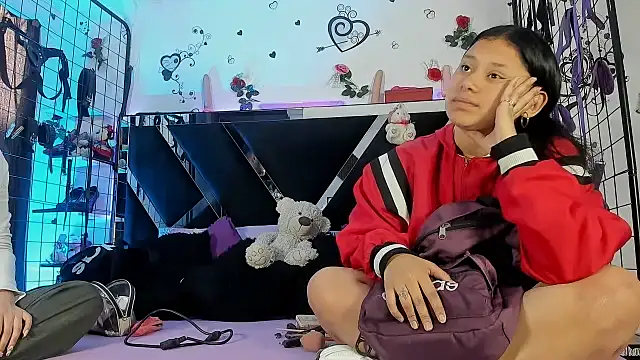 abby eemily online show from November 12, 2025, 12:16 pm