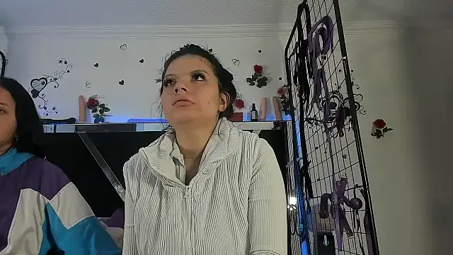 abby eemily online show from November 15, 2025, 12:13 pm