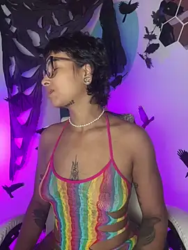 Snapshot of LollaByer chatting on October 29, 2025, 9:05 pm LollaByer online show from October 29, 2025, 9:05 pm