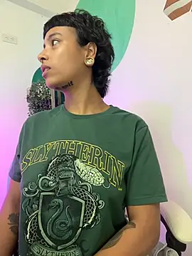 Snapshot of LollaByer chatting on November 11, 2025, 9:04 pm LollaByer online show from November 11, 2025, 9:04 pm