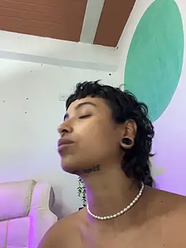 Snapshot of LollaByer chatting on November 22, 2025, 11:04 pm LollaByer online show from November 22, 2025, 11:04 pm