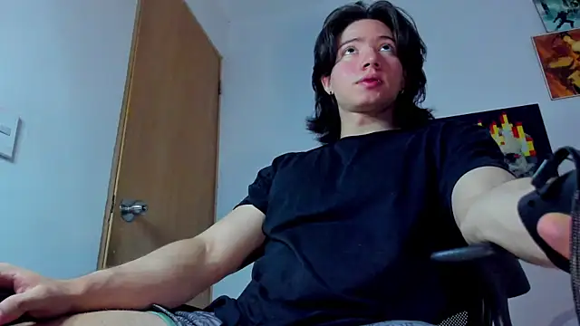 Snapshot of AngelBennet_ chatting on October 31, 2025, 12:11 am AngelBennet online show from October 31, 2025, 12:11 am