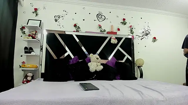 Snapshot of thedream_girls chatting on October 25, 2025, 12:13 pm thedream girls online show from October 25, 2025, 12:13 pm