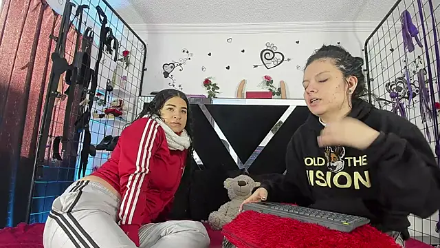 Snapshot of thedream_girls chatting on November 27, 2025, 12:18 pm thedream girls online show from November 27, 2025, 12:18 pm