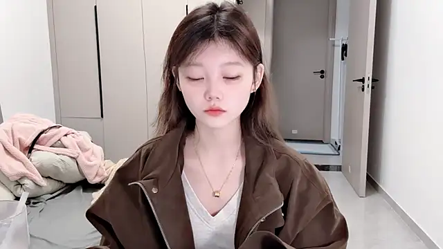 yangyang-1115 online show from October 11, 2025, 5:28 am