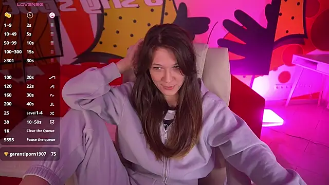 DreamyLinaa online show from January 14, 2026, 8:58 pm