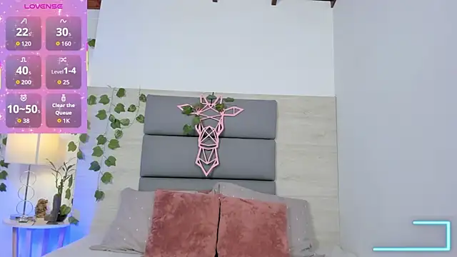 AshleyHill2 online show from November 11, 2025, 3:39 am