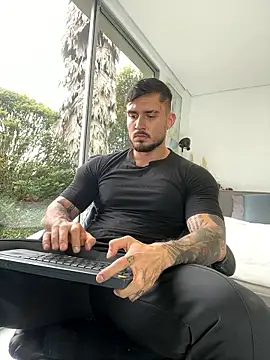 DimitriSullivan  online show from January 5, 2026, 6:33 pm