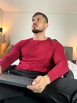 DimitriSullivan  online show from January 8, 2026, 1:24 pm