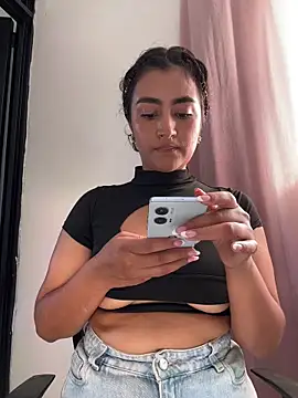 Snapshot of Lady_Rey chatting on April 11, 2026, 9:19 pm Lady Rey online show from April 11, 2026, 9:19 pm