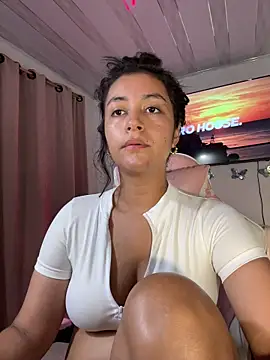 Snapshot of Lady_Rey chatting on June 23, 2026, 12:19 am Lady Rey online show from June 23, 2026, 12:19 am