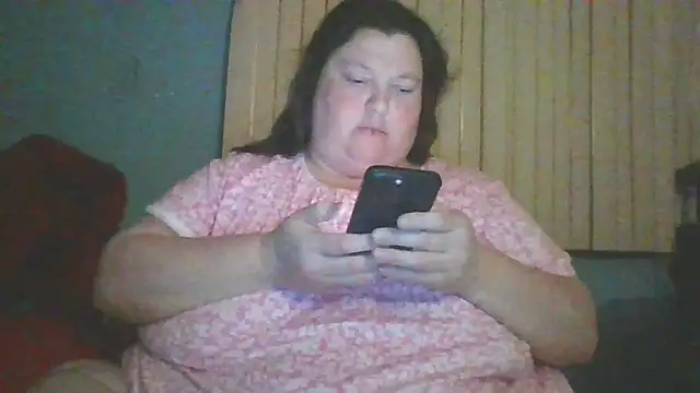 Snapshot of Honeybee2025 chatting on December 9, 2024, 11:45 pm Honeybee2025 online show from December 9, 2024, 11:45 pm