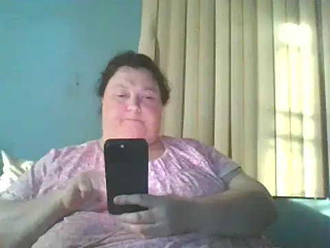 Snapshot of Honeybee2025 chatting on January 9, 2025, 10:20 pm Honeybee2025 online show from January 9, 2025, 10:20 pm