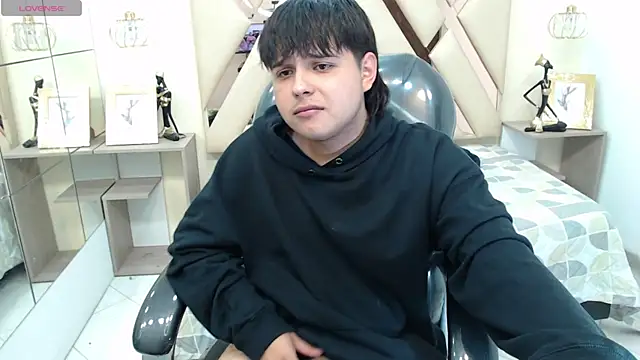 Snapshot of AndrewPherson chatting on January 6, 2025, 4:55 pm AndrewPherson online show from January 6, 2025, 4:55 pm