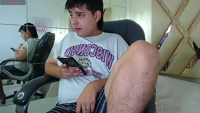 Snapshot of AndrewPherson chatting on January 23, 2025, 5:21 pm AndrewPherson online show from January 23, 2025, 5:21 pm