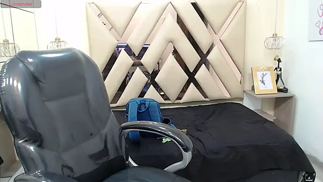 Snapshot of AndrewPherson chatting on January 31, 2025, 1:23 pm AndrewPherson online show from January 31, 2025, 1:23 pm