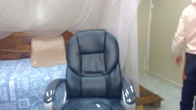 Snapshot of AndrewPherson chatting on February 14, 2025, 12:36 pm AndrewPherson online show from February 14, 2025, 12:36 pm