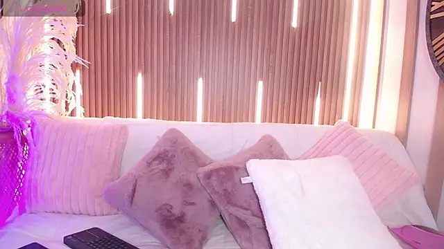 Aniie Doll online show from September 20, 2025, 8:32 pm