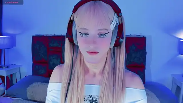 Kirmyy  online show from December 1, 2025, 9:42 pm