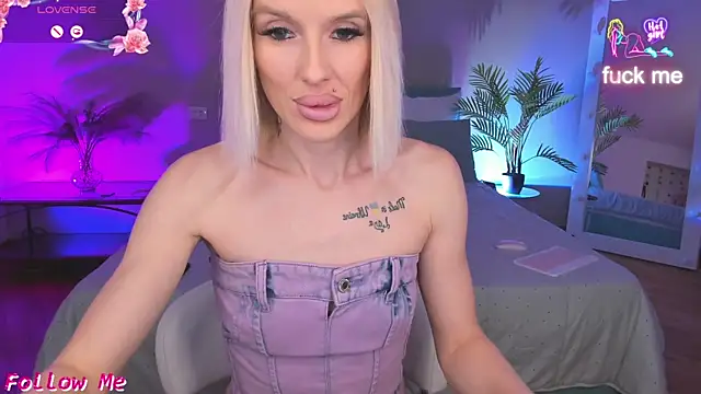 Snapshot of Lana_kitty__ chatting on April 5, 2026, 10:29 pm Lana kitty online show from April 5, 2026, 10:29 pm