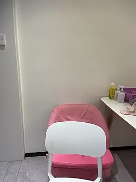 Snapshot of Selenaaaaa- chatting on March 1, 2026, 6:37 am Selenaaaaa- online show from March 1, 2026, 6:37 am