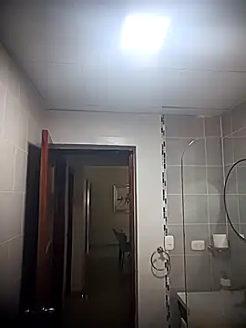 Snapshot of elchicomielrd chatting on October 8, 2025, 4:04 pm elchicomielrd online show from October 8, 2025, 4:04 pm