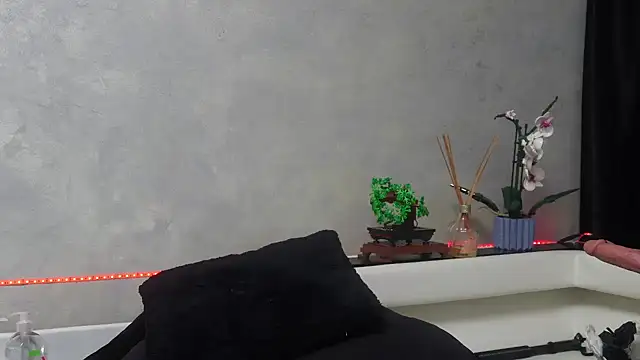 Snapshot of SquirtyFit_Devil chatting on December 27, 2024, 1:00 am SquirtyFit Devil online show from December 27, 2024, 1:00 am