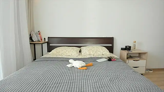 Snapshot of Xloe_Queen chatting on November 1, 2025, 9:22 am Xloe Queen online show from November 1, 2025, 9:22 am