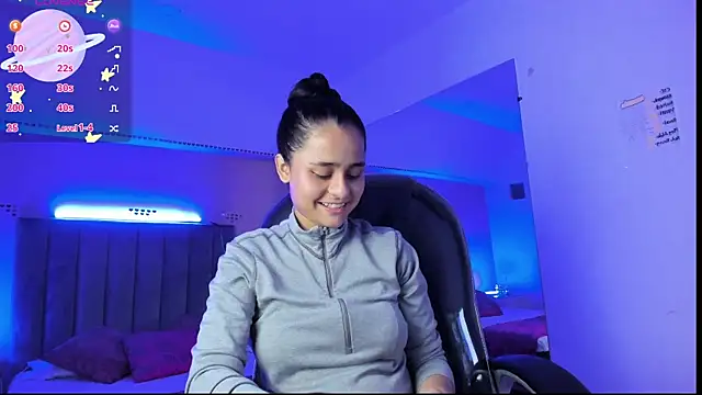 Snapshot of Giselle_Roldan chatting on April 23, 2026, 1:02 pm Giselle Roldan online show from April 23, 2026, 1:02 pm