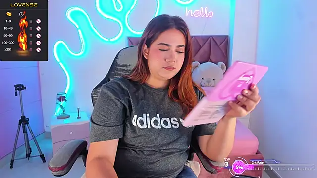 jisoo   online show from December 4, 2025, 12:47 pm