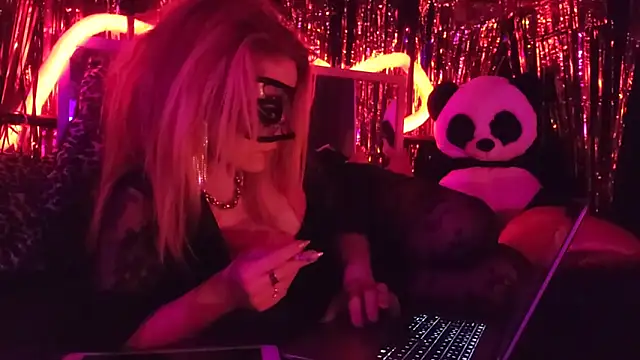 anonymouszN online show from January 8, 2025, 8:29 pm