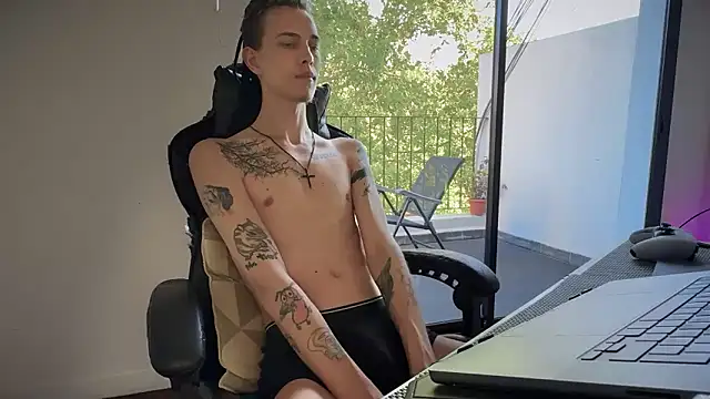 Den BlueXx online show from February 25, 2026, 9:02 pm