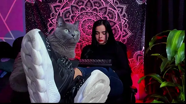 Snapshot of thakytona chatting on April 26, 2026, 7:44 pm thakytona online show from April 26, 2026, 7:44 pm