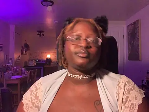 BigKittyRaven online show from December 10, 2024, 4:56 am