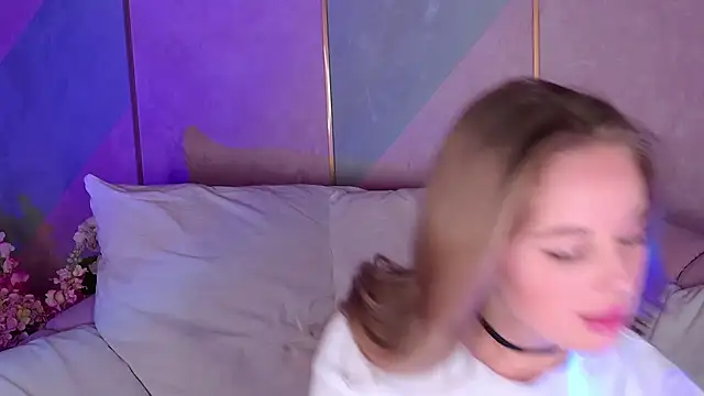 BeatriceEsmont online show from March 15, 2025, 9:27 pm