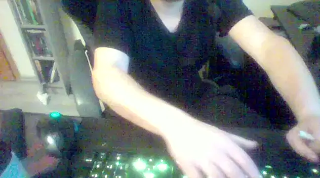 Snapshot of Stiiier1992 chatting on December 4, 2024, 10:41 pm Stiiier1992 online show from December 4, 2024, 10:41 pm