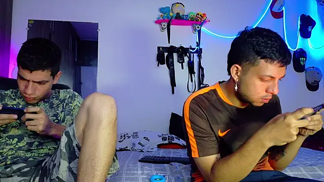 Nymphobuddies online show from January 21, 2025, 2:33 am