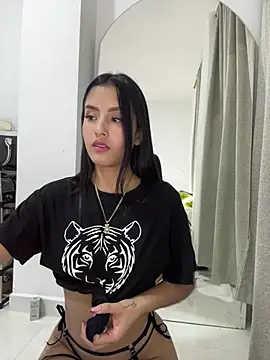 Snapshot of _AmberSmithh chatting on January 8, 2025, 2:57 am AmberSmithh online show from January 8, 2025, 2:57 am