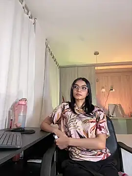 Snapshot of AnabelWolf chatting on December 13, 2024, 11:28 pm AnabelWolf online show from December 13, 2024, 11:28 pm