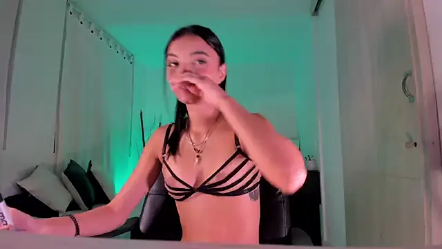 Snapshot of AnabelWolf chatting on January 10, 2025, 1:10 am AnabelWolf online show from January 10, 2025, 1:10 am