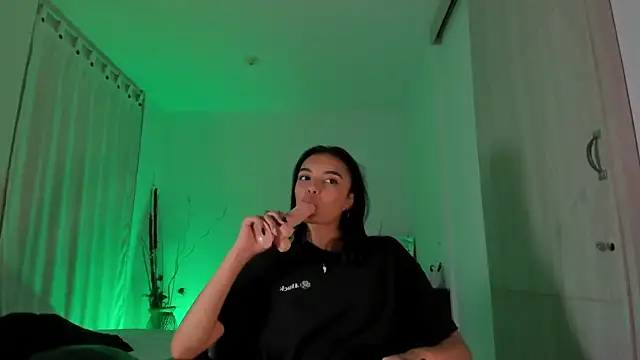 AnabelWolf online show from February 1, 2025, 12:40 am