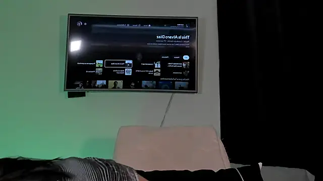 Snapshot of AnabelWolf chatting on February 21, 2025, 9:32 pm AnabelWolf online show from February 21, 2025, 9:32 pm