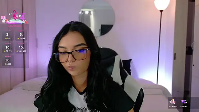 AnabelWolf online show from October 8, 2025, 4:37 pm