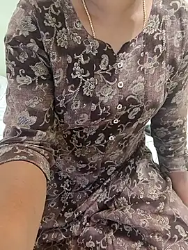 Tamil Shalini Lustyy online show from December 2, 2025, 5:35 am